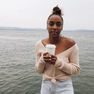 Meet your Posher, Alexis